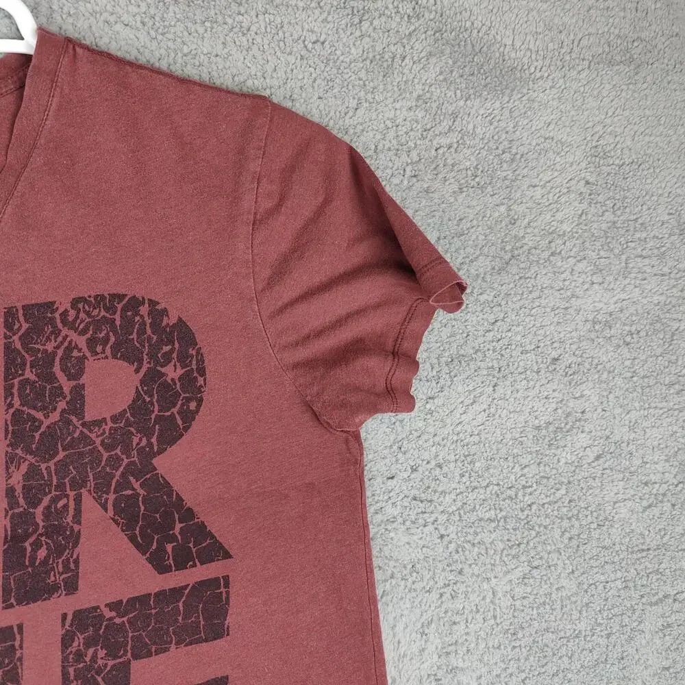 True Religion Shirt Red Men's Medium Short Sleeve Crew Neck Burgundy Graphic